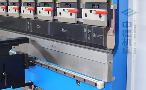 ZDPK-10025分段數(shù)控模具及高精度模具快夾，換模速度快5倍，加高型模托是門(mén)業(yè)制造專(zhuān)業(yè)配置.jpg